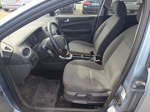 Ford Focus Comfort 1.6 74kW (6 foto / 7)