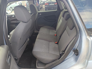 Ford Focus Comfort 1.6 74kW (7 foto / 7)