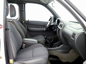 Ford Ranger Pickup 4x4 2.5 TDCi 80kW (6 foto / 7)