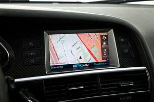 Audi A6 allroad Quattro S-Line ATM 3.0 TDI 171kW (8 foto / 8)