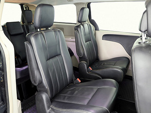 Chrysler Town and Country Luxury Facelift 3.6 208kW (7 foto / 9)