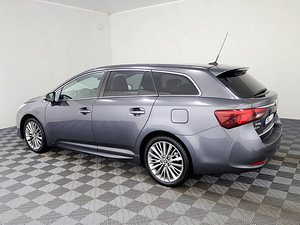 Toyota Avensis Luxury 1.6 D-4D 82kW (4 foto / 9)