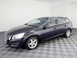 Volvo V60 Summum AWD 4x4 ATM 2.4 D5 151kW (2 foto / 8)