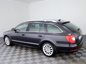 Skoda Superb Highline ATM 1.8 118kW (4 foto / 8)