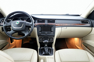 Skoda Superb Highline ATM 1.8 118kW (5 foto / 8)