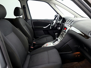 Ford Galaxy Ghia ATM 2.0 TDCi 96kW (6 foto / 8)