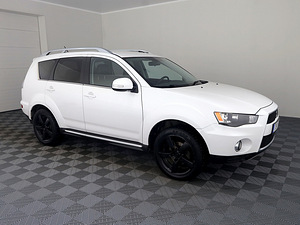 Mitsubishi Outlander Luxury Facelift ATM 2.2 Di-D 115kW (1 foto / 9)