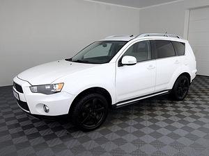 Mitsubishi Outlander Luxury Facelift ATM 2.2 Di-D 115kW (2 foto / 9)
