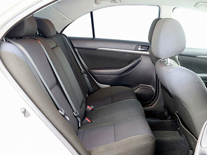 Toyota Avensis Linea Sol Facelift 2.0 108kW (7 foto / 9)