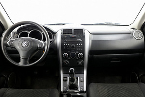 Suzuki Grand Vitara Comfort Facelift 4x4 2.4 124kW (5 foto / 7)