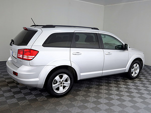 Dodge Journey Comfort ATM 2.0 CRD 103kW (3 foto / 8)