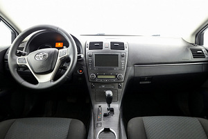 Toyota Avensis Linea Sol ATM 2.2 D-CAT 110kW (5 foto / 8)