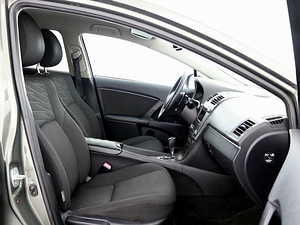 Toyota Avensis Linea Sol ATM 2.2 D-CAT 110kW (6 foto / 8)