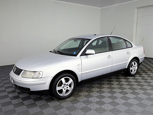 Volkswagen Passat Comfortline ATM 2.5 TDI 110kW (2 foto / 7)