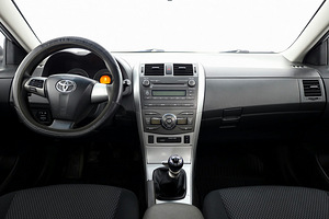 Toyota Corolla Linea Sol LPG Facelift 1.6 97kW (5 фото из 9)