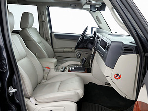 Jeep Commander Limited 3.0 CRD 160kW (6 foto / 9)