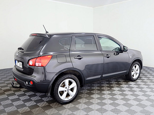 Nissan Qashqai Comfort 4x4 ATM 2.0 dCi 110kW (3 foto / 9)