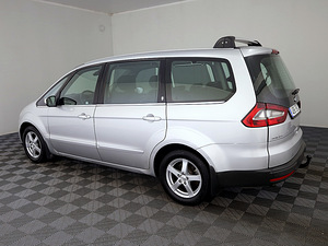 Ford Galaxy Ghia ATM 2.0 TDCi 96kW (4 foto / 9)