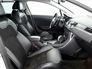 Citroen C5 Tourer Exclusive ATM 2.0 HDI 100kW (6 foto / 8)