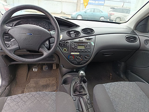 Ford Focus Comfort 1.4 55kW (5 фото из 7)