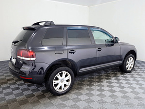 Volkswagen Touareg Highline Facelift ATM 2.5 TDI 128kW (3 foto / 7)