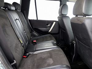 Land Rover Freelander HSE Luxury Facelift ATM 2.5 130kW (7 foto / 7)