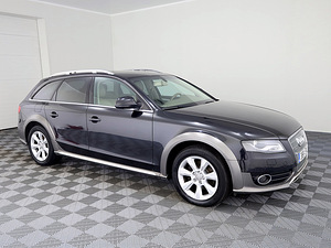 Audi A4 allroad Comfortline Quattro Facelift ATM 3.0 TDI 176kW (1 foto / 9)