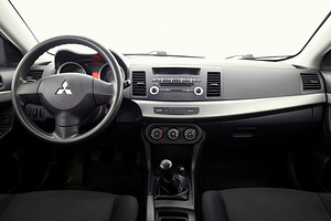 Mitsubishi Lancer Elegance 1.5 80kW (5 foto / 7)