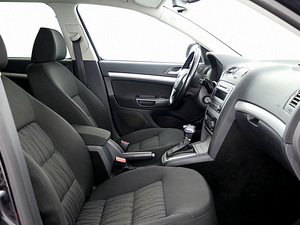 Skoda Octavia Comfortline Facelift ATM 1.8 118kW (6 фото из 7)