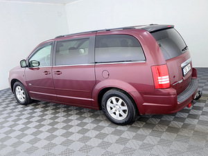 Chrysler Town and Country Signature Series 3.8 142kW (4 фото из 9)