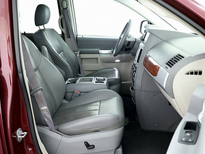 Chrysler Town and Country Signature Series 3.8 142kW (6 фото из 9)