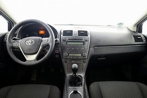 Toyota Avensis Linea Sol 2.2 D-CAT 130kW (5 фото из 8)