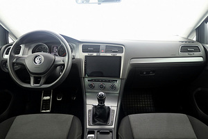 Volkswagen Golf Comfortline Facelift 1.2 63kW (5 foto / 8)