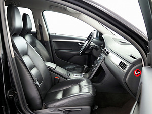 Volvo V70 Summum ATM 2.4 D5 129kW (6 foto / 7)