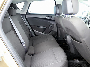 Opel Astra Elegance Facelift 1.6 85kW (7 foto / 7)