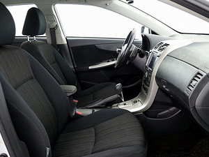 Toyota Corolla Linea Sol ATM 1.6 91kW (6 foto / 9)