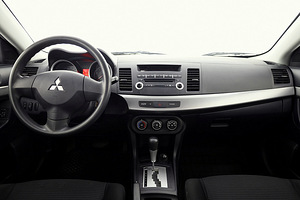 Mitsubishi Lancer Elegance ATM 1.5 80kW (5 foto / 7)