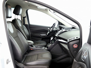 Ford Kuga Ghia Facelift ATM 2.0 TDCi 110kW (6 foto / 7)