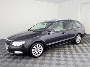 Skoda Superb Highline ATM 2.0 TDI 103kW (2 foto / 9)