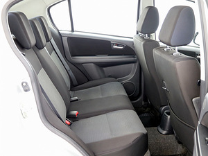 Suzuki SX4 Comfort 1.6 79kW (7 foto / 7)