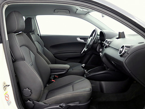 Audi A1 Comfortline 1.2 63kW (6 foto / 8)