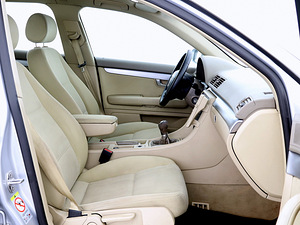 Audi A4 Comfortline 2.0 TDI 103kW (6 foto / 7)