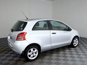 Toyota Yaris Linea Sol A-C 1.3 64kW (3 foto / 8)