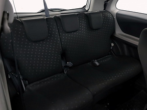 Toyota Yaris Linea Sol A-C 1.3 64kW (7 foto / 8)
