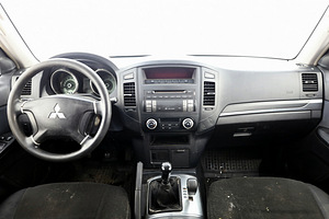 Mitsubishi Pajero Comfort 3.2 Di-D 118kW (5 foto / 8)