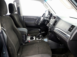Mitsubishi Pajero Comfort 3.2 Di-D 118kW (6 foto / 8)