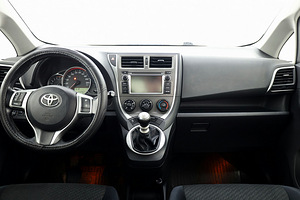 Toyota Verso-S Linea Sol 1.3 73kW (5 foto / 8)