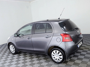 Toyota Yaris Linea Sol A-C 1.3 64kW (4 foto / 8)