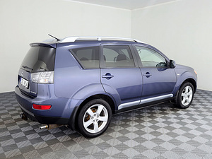 Mitsubishi Outlander Comfort 4x4 ATM 2.4 125kW (3 foto / 8)
