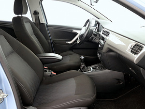 Citroen C-Elysee Exclusive 1.6 85kW (6 foto / 8)